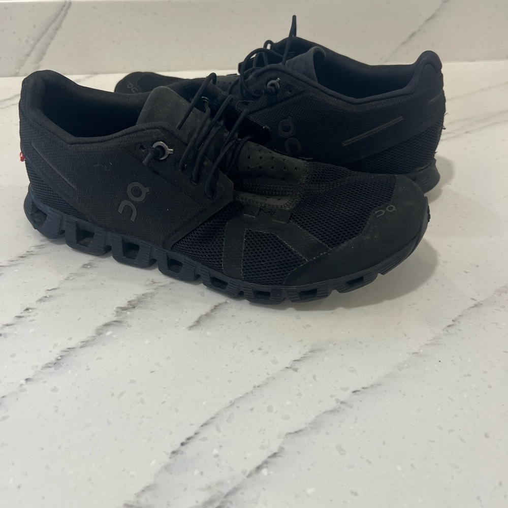 Women’s On Running Black Athletic Shoes with Cushioned Midsole